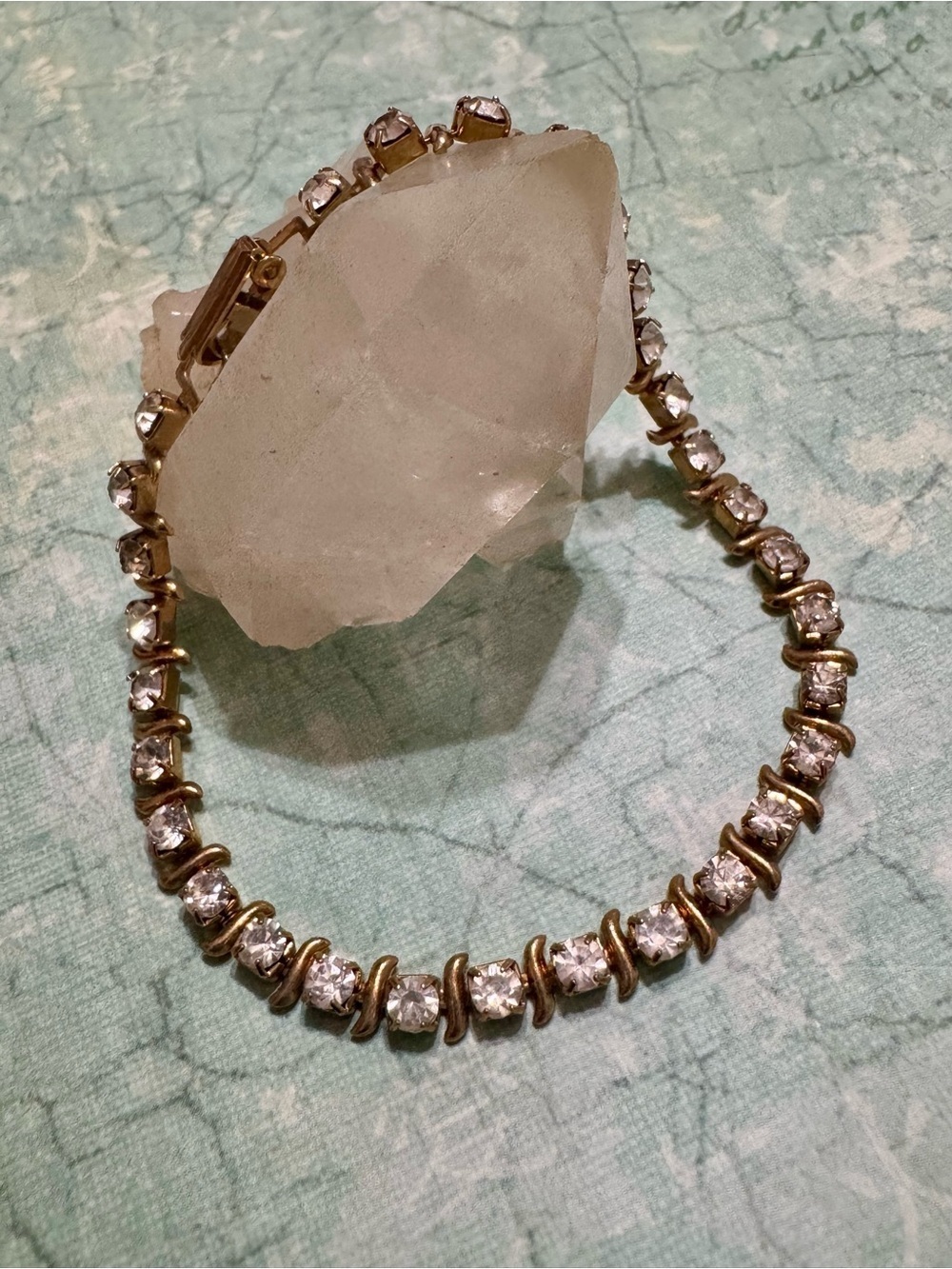 GOLD TONE AND RHINESTONES BRACELET